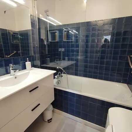 Appartement Chez Dominique, T2, Centre Ville, Vue Montagne, Wifi, 4 Personnes Bagnères-de-Luchon