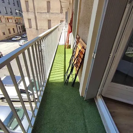 Chez Dominique, T2, Centre Ville, Vue Montagne, Wifi, 4 Personnes Appartement *