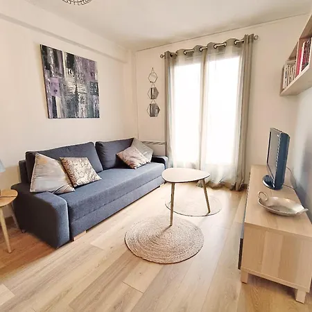 Chez Dominique, T2, Centre Ville, Vue Montagne, Wifi, 4 Personnes